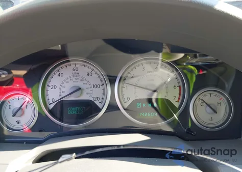 2010 Chrysler Town & Country Limited из США, поврежденный, VIN 2A4RR6DX1AR133634